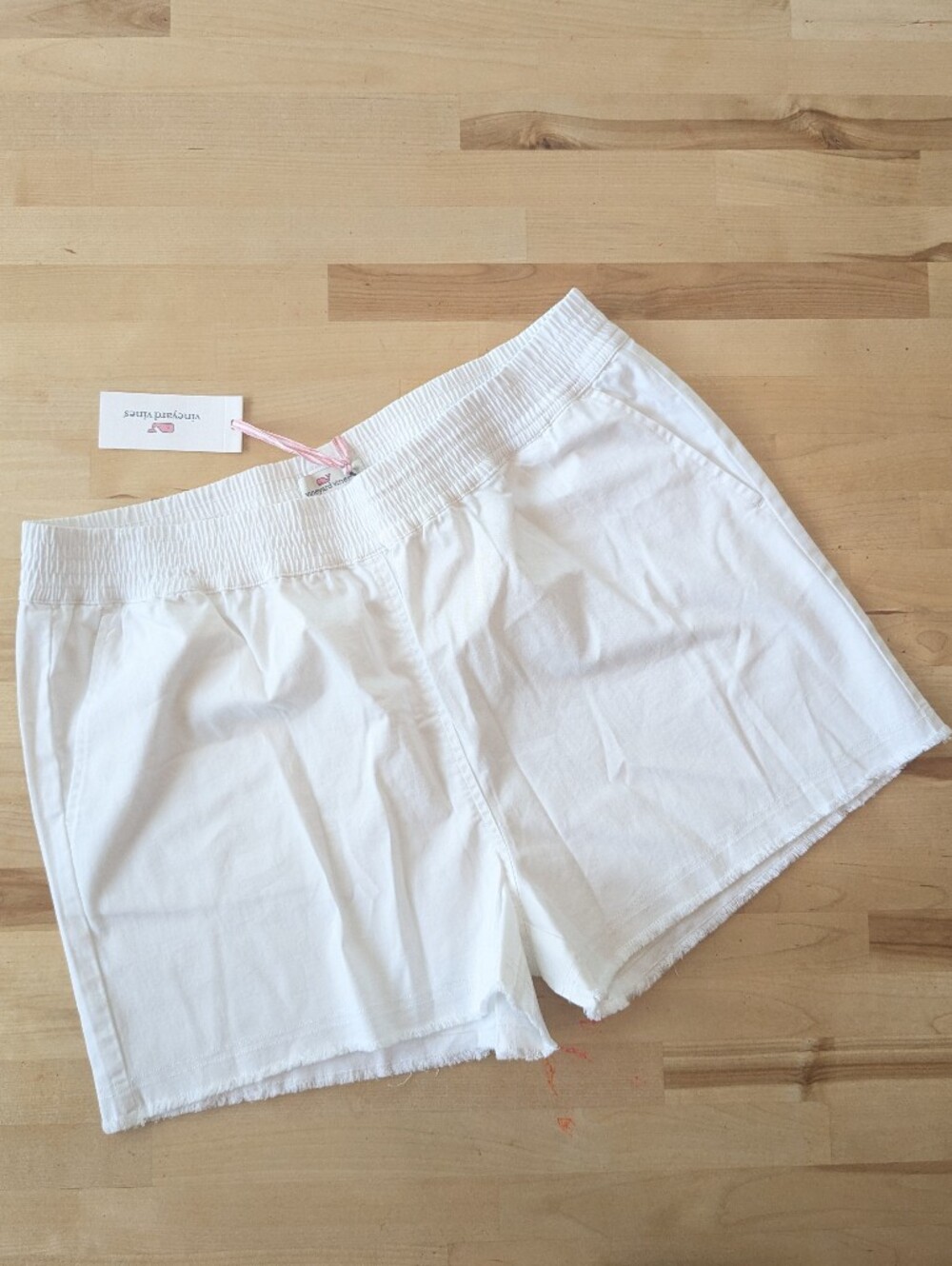 {Vineyard Vines} NWT White Pull-on Every Day Short